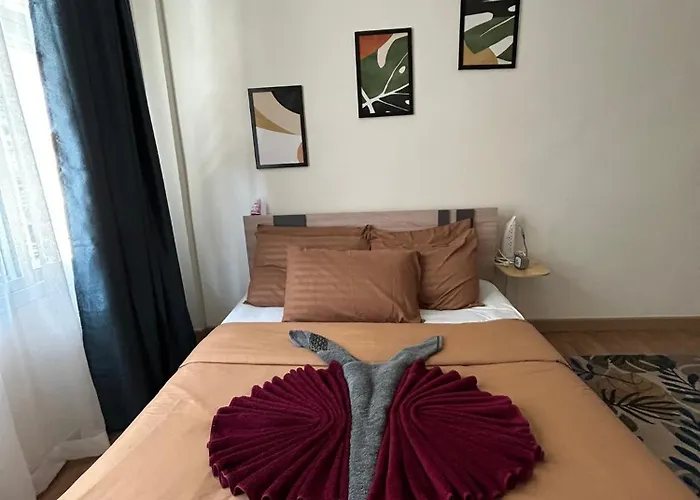 Entired Townhome 2 Bedroom 150m To Taopoon Mrt Apartment Bangkok